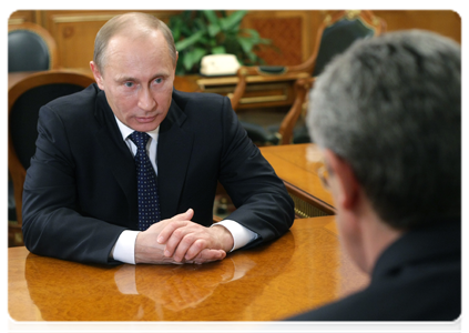 Prime Minister Vladimir Putin meets with Volgograd Region Governor Anatoly Brovko|5 march, 2011|13:49