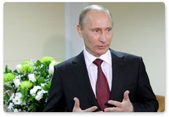 Vladimir Putin congratulates women on March 8 (International Women's Day)