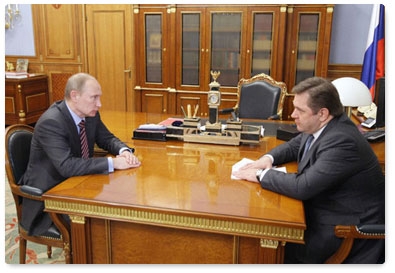 Prime Minister Vladimir Putin meets with Minister of Energy Sergei Shmatko