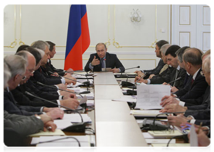 Prime Minister Vladimir Putin at a meeting of the Government Commission on High Technology and Innovation|1 april, 2011|13:54