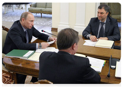 Prime Minister Vladimir Putin at a meeting of the Government Commission on High Technology and Innovation|1 april, 2011|13:54