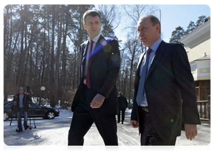 Prime Minister Vladimir Putin test-drives the new Russian Yo-Mobile|1 april, 2011|14:43