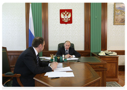 Prime Minister Vladimir Putin during a video conference on the performance of the Pension Fund in 2010|11 april, 2011|17:43