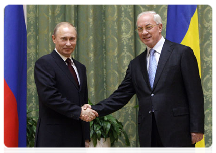 Prime Minister Vladimir Putin and his Ukrainian counterpart Mykola Azarov during talks in Kiev|12 april, 2011|18:36