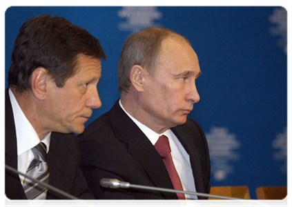 Prime Minister Vladimir Putin and Deputy Prime Minister Alexander Zhukov|13 april, 2011|16:19