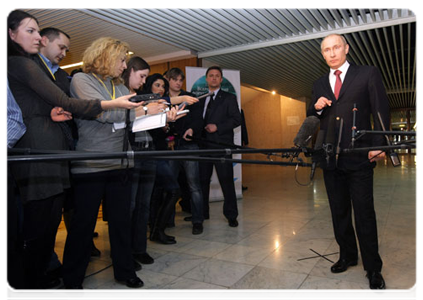 Prime Minister Vladimir Putin speaks to the media following national forum of medical workers|13 april, 2011|18:29