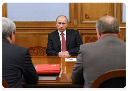 Prime Minister Vladimir Putin with Gennady Zyuganov, the leader of the Communist Party of the Russian Federation and of the Communist Party in the State Duma, and Ivan Melnikov, deputy chairman of the party|13 april, 2011|19:03