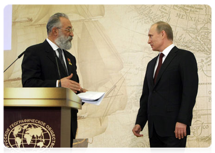 Prime Minister Vladimir Putin and First Deputy Head of United Russia Parliamentary Party Artur Chilingarov|15 april, 2011|15:55