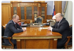 Prime Minister Vladimir Putin holds a meeting with Governor of the Jewish Autonomous Region Alexander Vinnikov