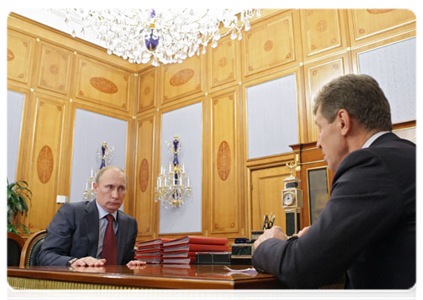 Prime Minister Vladimir Putin meets with Deputy Prime Minister Dmitry Kozak|19 april, 2011|11:34