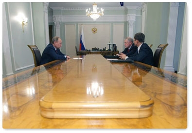 Prime Minister Vladimir Putin met with Sergei Mironov, chairman of the Federation Council and leader of the A Just Russia party, and Nikolai Levichev, the head of party faction in the Duma