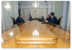 Prime Minister Vladimir Putin met with Sergei Mironov, chairman of the Federation Council and leader of the A Just Russia party, and Nikolai Levichev, the head of party faction in the Duma