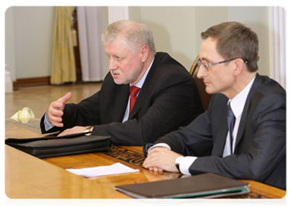 Sergei Mironov, leader of the A Just Russia party, and Nikolai Levichev, the head of party in the Duma at a meeting with Prime Minister Vladimir Putin|2 april, 2011|11:43