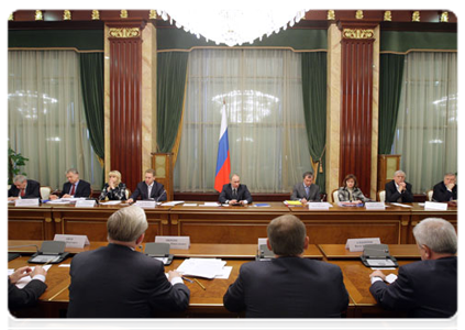 Prime Minister Vladimir Putin meets with leaders of the Russian Union of Industrialists and Entrepreneurs|21 april, 2011|17:07