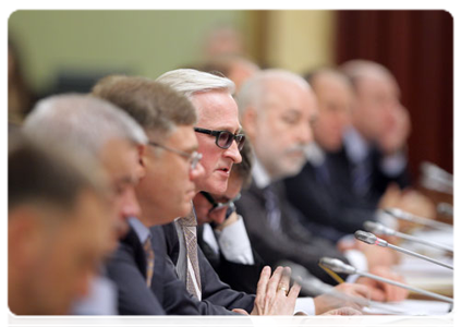 President of the Russian Union of Industrialists and Entrepreneurs Alexander Shokhin at Prime Minister Vladimir Putin’s meeting with the Bureau of the Board of Directors of the Russian Union of Industrialists and Entrepreneurs|21 april, 2011|17:09