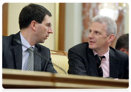 Minister of Education and Science Andrei Fursenko and Minister of Communications and Mass Media Igor Shchegolev at a meeting of the government|21 april, 2011|19:01