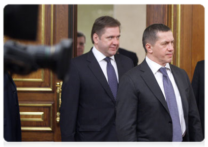 Minister of Energy Sergei Shmatko and Minister of Natural Resources and Environment Yury Trutnev at a meeting of the government|21 april, 2011|19:01