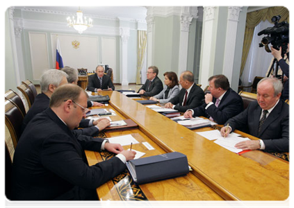 Prime Minister Vladimir Putin at a meeting of the Vnesheconombank Observation Council|22 april, 2011|14:09