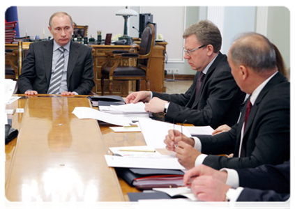 Prime Minister Vladimir Putin at a meeting of the Vnesheconombank Observation Council|22 april, 2011|14:09