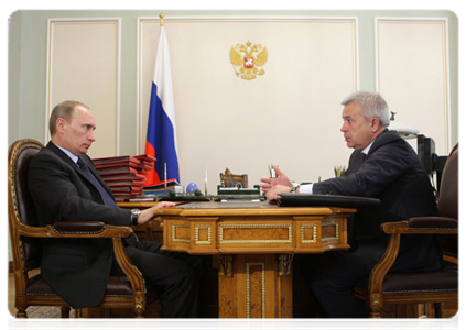 Prime Minister Vladimir Putin meeting with LUKoil President Vagit Alekperov|23 april, 2011|18:30