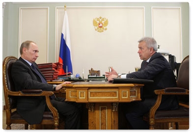 Prime Minister Vladimir Putin meets with LUKoil President Vagit Alekperov