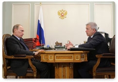 Prime Minister Vladimir Putin meets with LUKoil President Vagit Alekperov