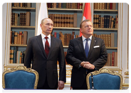 По итогам российско-датских переговоров в присутствии глав правительств двух стран состоялась церемония подписания совместных документов|26 апреля, 2011|20:03