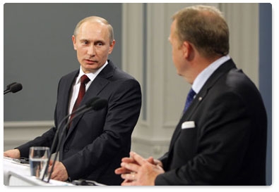 Председатель Правительства России В.В.Путин и Премьер-министр Дании Л.Лекке Расмуссен провели по итогам переговоров совместную пресс-конференцию