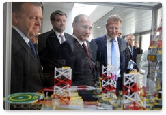 Prime Minister Vladimir Putin and his Danish counterpart Lars Lokke Rasmussen visit  A.P. Moller-Maersk headquarters