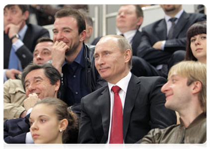 Prime Minister Vladimir Putin takes part in the opening ceremony of the World Figure Skating Championships in Moscow|27 april, 2011|21:15