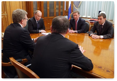 Prime Minister Vladimir Putin meets with Deputy Prime Minister Sergei Ivanov, Deputy Prime Minister and Finance Minister Alexei Kudrin, Defence Minister Anatoly Serdyukov, and Deputy Minister of Industry and Trade Andrei Dementyev