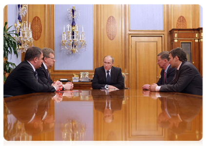 Prime Minister Vladimir Putin at a meeting with Deputy Prime Minister Sergei Ivanov, Deputy Prime Minister  and Finance Minister Alexei Kudrin, Defence Minister Anatoly Serdyukov, and Deputy Minister of Industry and Trade Andrei Dementyev|29 april, 2011|09:30