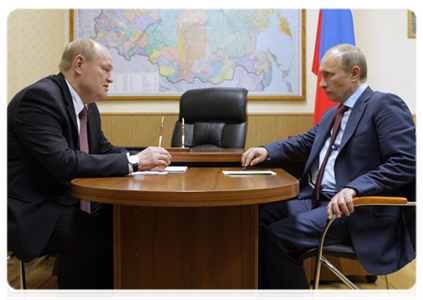 Prime Minister Vladimir Putin at a meeting with Penza Region Governor Vasily Bochkaryov|29 april, 2011|20:58