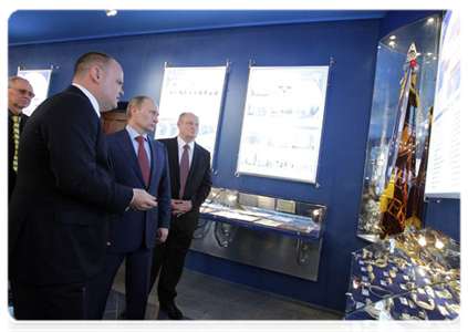 Prime Minister Vladimir Putin visited the Research Institute of Physical Measurements, where, among other things, he viewed an exhibition at the company history museum|30 april, 2011|09:33