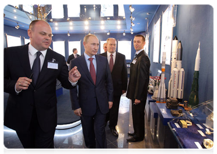 Prime Minister Vladimir Putin visited the Research Institute of Physical Measurements, where, among other things, he viewed an exhibition at the company history museum|30 april, 2011|09:33