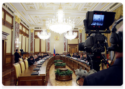 Prime Minister Vladimir Putin chairs a meeting of the government|4 april, 2011|17:32