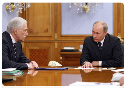 Prime Minister Vladimir Putin with the leaders of the United Russia party|4 april, 2011|20:25