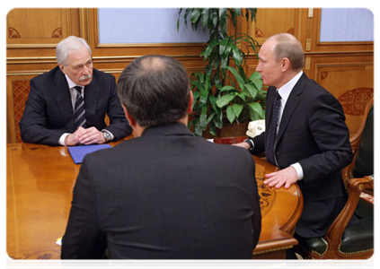 Prime Minister Vladimir Putin with the leaders of the United Russia party|4 april, 2011|20:25