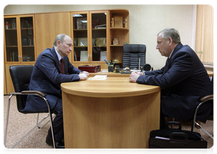 Prime Minister Vladimir Putin meets with Novgorod Region Governor Sergei Mitin|5 april, 2011|20:15