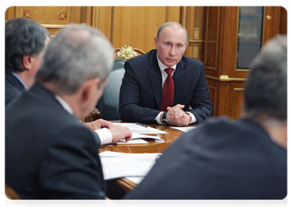 Prime Minister Vladimir Putin chairs a meeting on the car-scrapping programme and renewal of truck and bus fleet|6 april, 2011|11:02