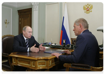 Prime Minister Vladimir Putin at a meeting with Andrei Krainy, head of the Federal Fisheries Agency|7 april, 2011|16:18