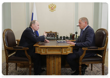 Prime Minister Vladimir Putin at a meeting with Andrei Krainy, head of the Federal Fisheries Agency|7 april, 2011|16:18