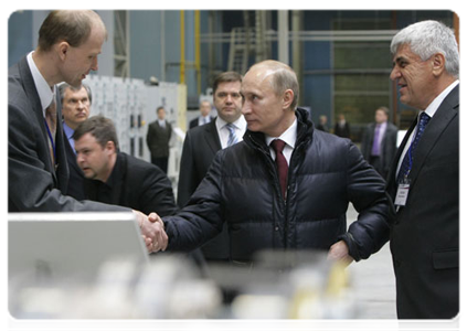 Prime Minister Vladimir Putin touring the Nevsky Plant|8 april, 2011|17:19