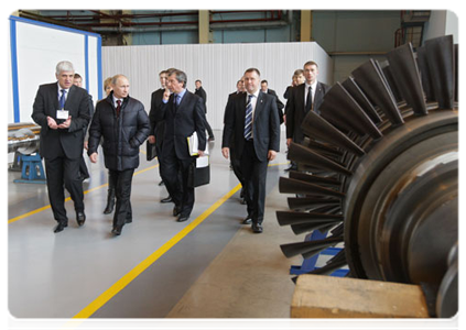 Prime Minister Vladimir Putin touring the Nevsky Plant|8 april, 2011|17:19
