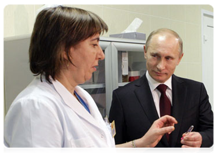 Last night Prime Minister Vladimir Putin visited the Mother and Child clinic in St Petersburg|9 april, 2011|08:32