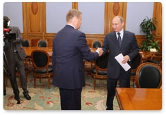 Prime Minister Vladimir Putin meets with Leonid Markelov, head of Republic of Mari El