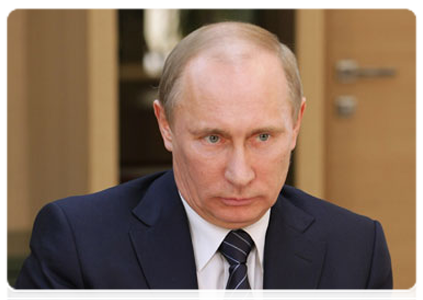 Председатель Правительства Российской Федерации В.В.Путин провёл рабочую встречу с губернатором Самарской области В.В.Артяковым|11 мая, 2011|18:56