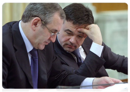 Andrei Vorobyov, head of United Russia Central Executive Committee, Deputy Chairman of United Russia Party in the State Duma, and State Duma Deputy Sergei Neverov, Acting Secretary of United Russia’s General Council Presidium|12 may, 2011|13:17