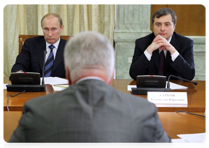 Prime Minister Vladimir Putin meeting with representatives of the Russian Popular Front|12 may, 2011|13:17