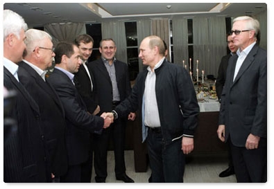 Last evening, Prime Minister Vladimir Putin held an informal meeting with activists of the Russian Popular Front and leaders of the United Russia party in Sochi. Participants in the meeting discussed issues linked with the establishment of the Russian Popular Front and preparations for parliamentary elections